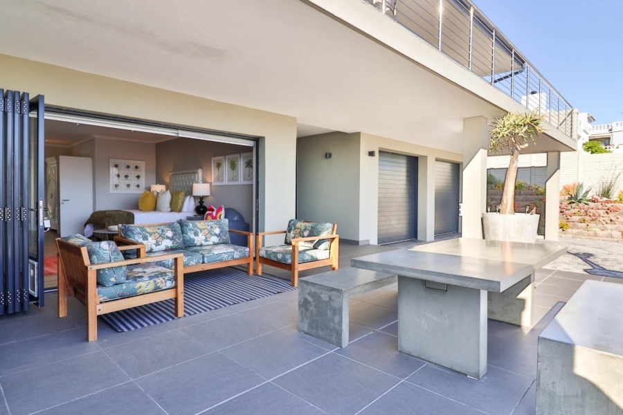 5 Bedroom Property for Sale in De Kelders Western Cape